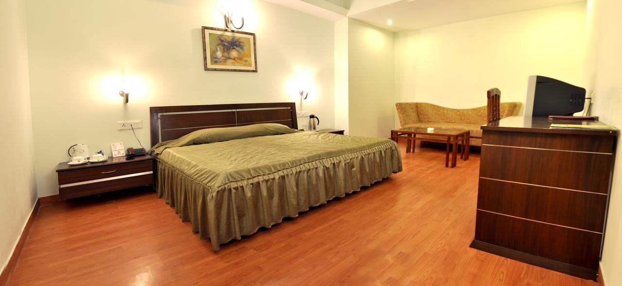 Elm Tree Amritsar Hotel Ngoại thất bức ảnh